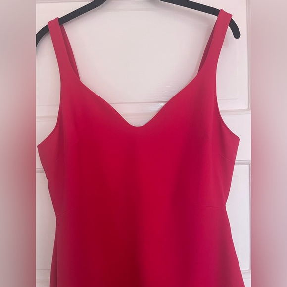 Fuchsia gown size 10. Brand Cinq a Sept. Worn once. - Picture 5 of 5
